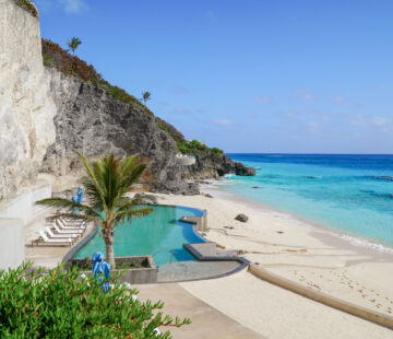 Azura's pool right on the ocean